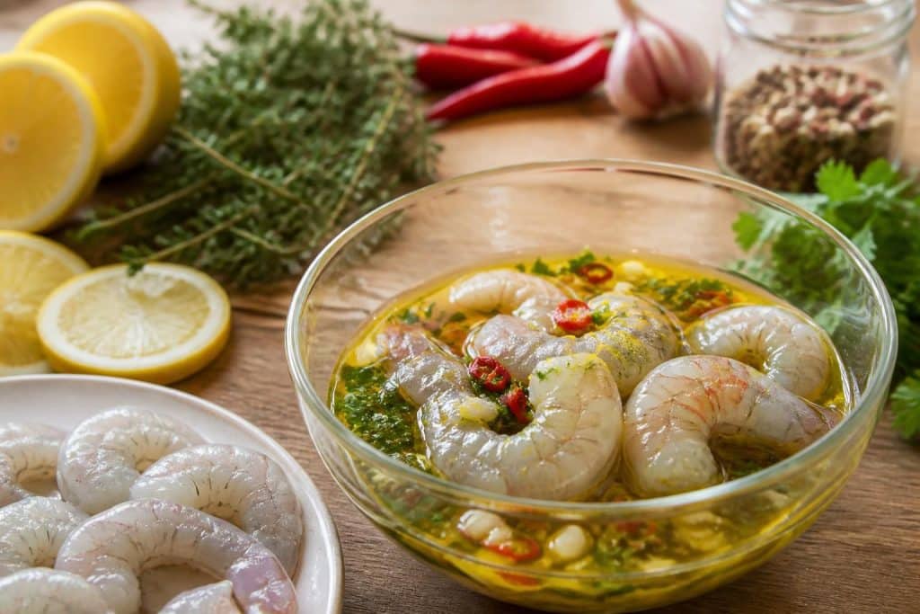 découvrez des recettes faciles et savoureuses de marinade pour gambas, parfaites pour sublimer vos fruits de mer en un rien de temps.